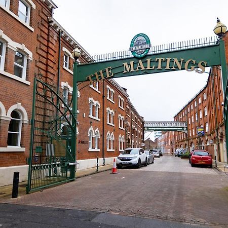 Platform City Theatre Studio With Secure Parking Kingston upon Hull Exterior foto